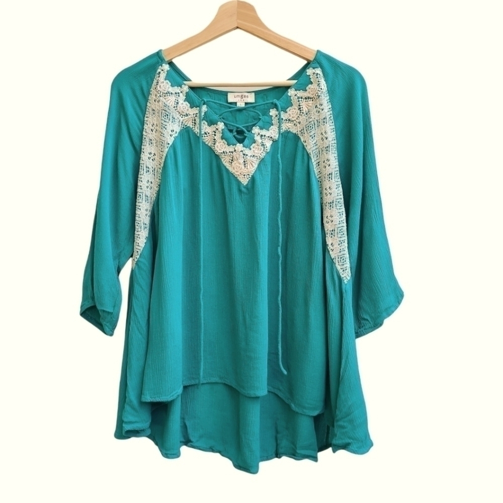 Umgee Tunic with Lace Detail, Size Large